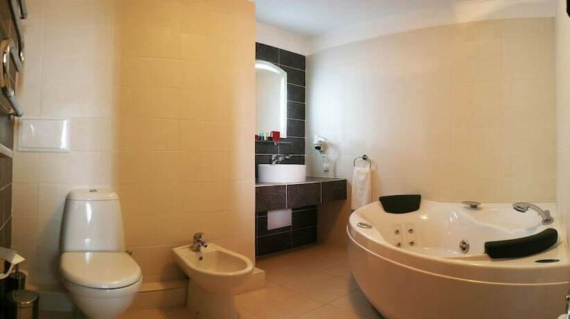 سوئیت با تخت بزرگ, Kazakhstan