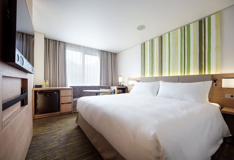 חדר סטנדרט, Kuroyon Royal