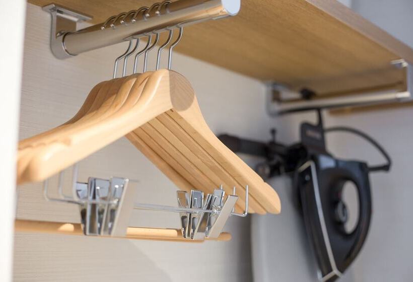 סוויטה, Kuroyon Royal