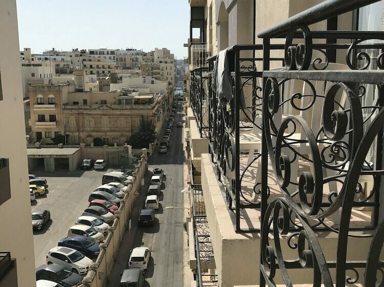 اتاق استاندارد, The Windsor