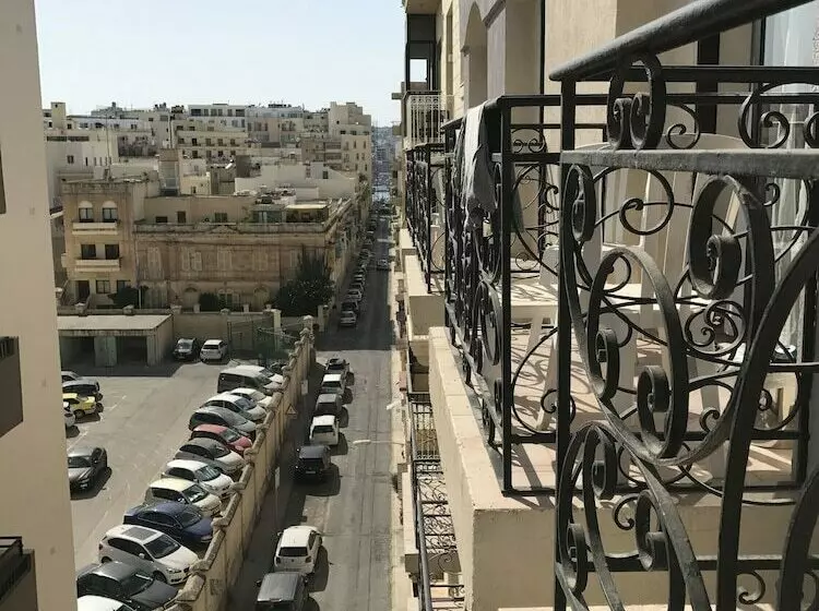 اتاق استاندارد, The Windsor