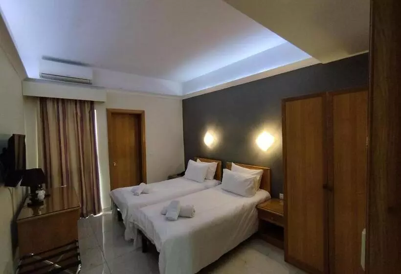 اتاق استاندارد با بالکن, The Windsor