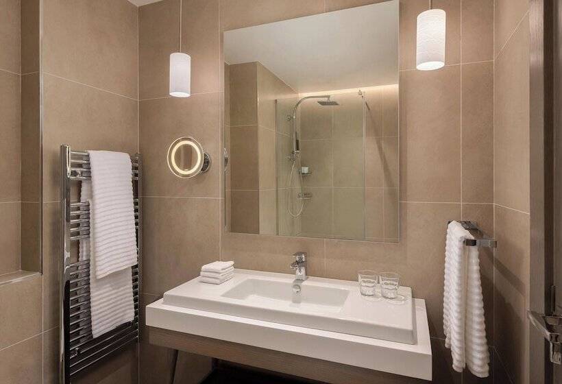 Deluxe Suite Sea View, The Westin Dragonara Resort, Malta