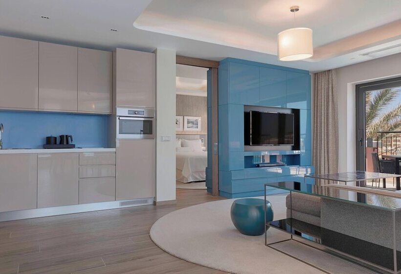 Deluxe Suite Sea View, The Westin Dragonara Resort, Malta