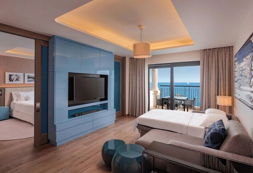 Deluxe Suite Sea View, The Westin Dragonara Resort, Malta