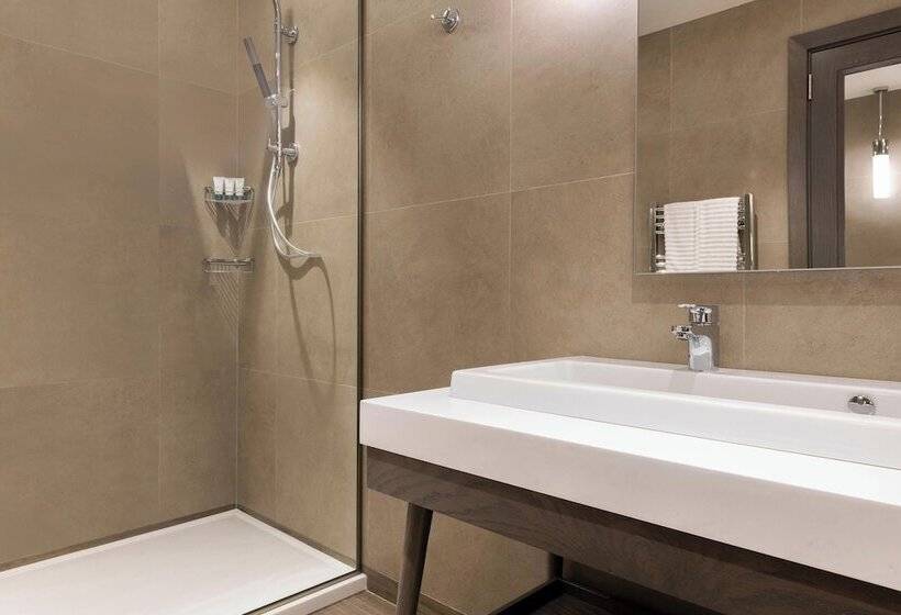 اتاق لوکس با چشم‌انداز باغ, The Westin Dragonara Resort, Malta