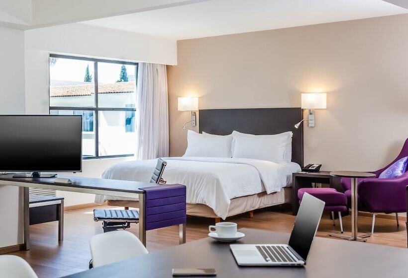 جناح جونيور, Fiesta Inn Saltillo