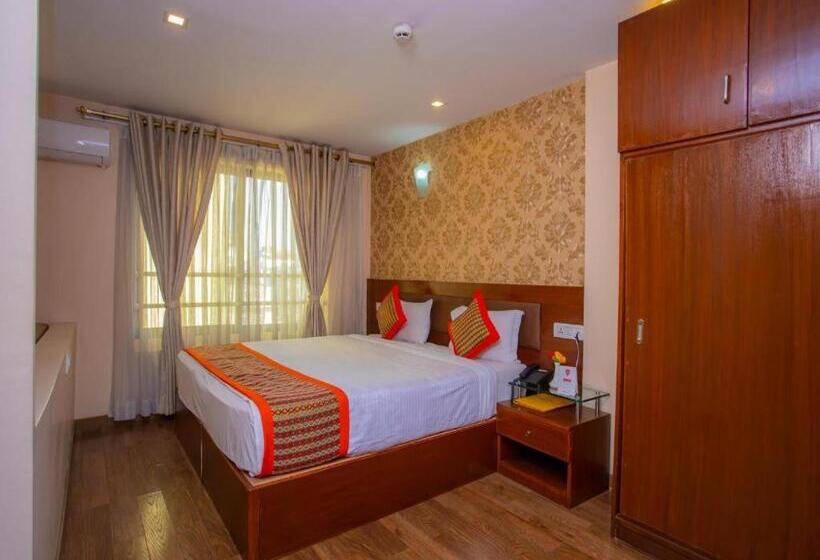 سوییت اجرایی, Yellow Pagoda