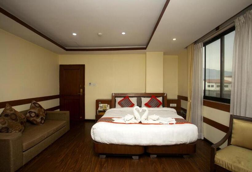 اتاق سوپریور, Yellow Pagoda