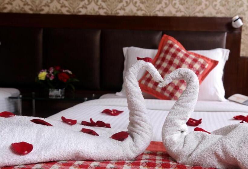 اتاق سوپریور, Yellow Pagoda