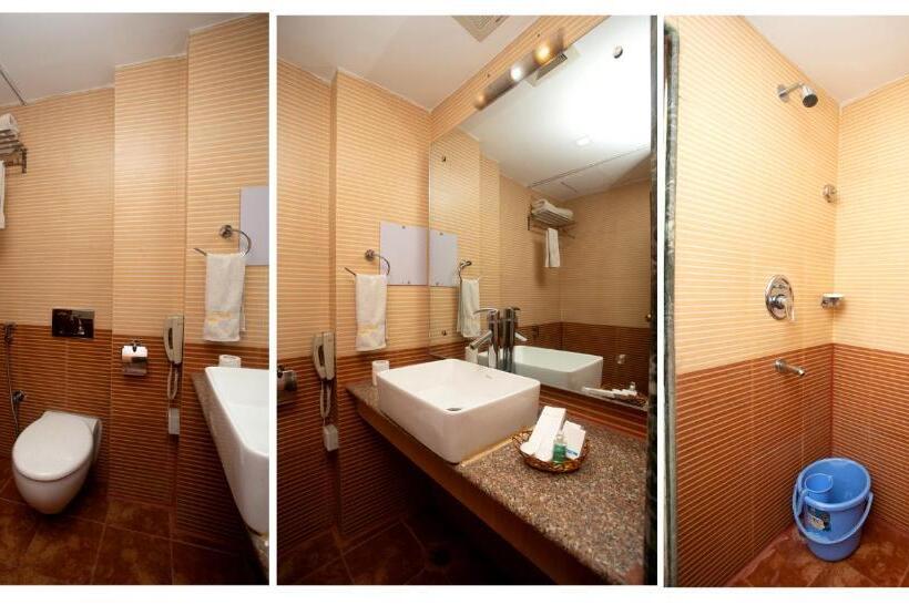 اتاق لوکس با تخت بزرگ, Yellow Pagoda