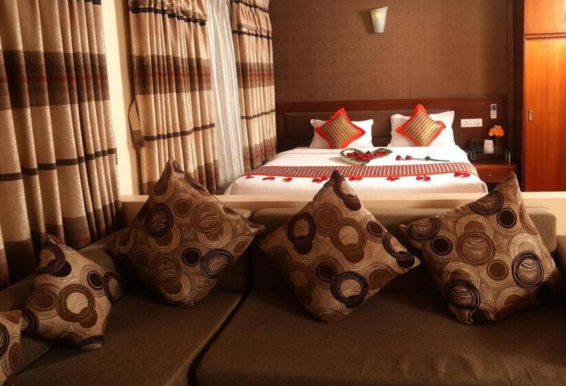 سوییت سوپریور, Yellow Pagoda