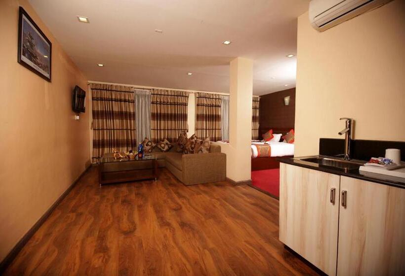 سوییت سوپریور, Yellow Pagoda