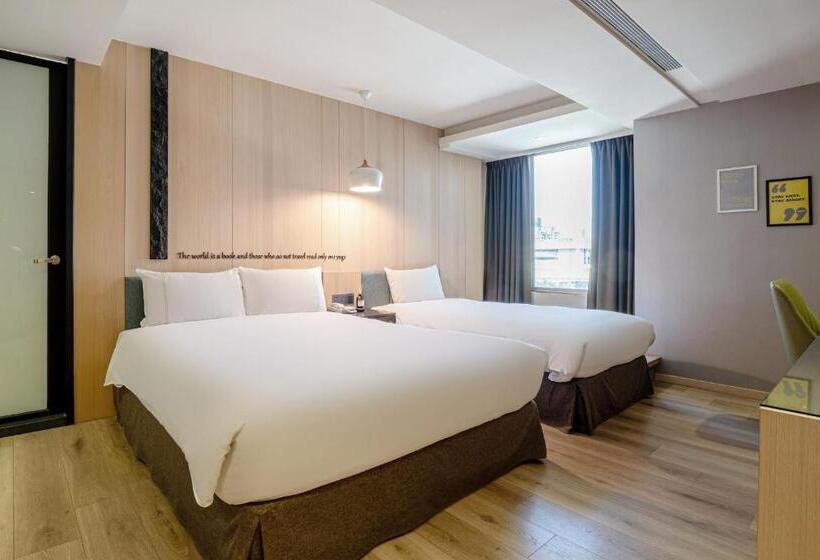 اتاق سوپریور سه تخته, Check Inn Taichung Wenxin Zhongqing