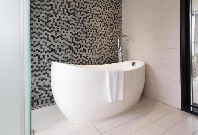 اتاق لوکس چهار تخته, Check Inn Taichung Wenxin Zhongqing