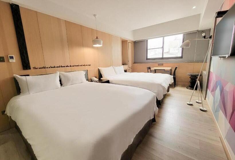 اتاق لوکس چهار تخته, Check Inn Taichung Wenxin Zhongqing