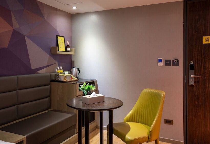 اتاق استاندارد, Check Inn Taichung Wenxin Zhongqing