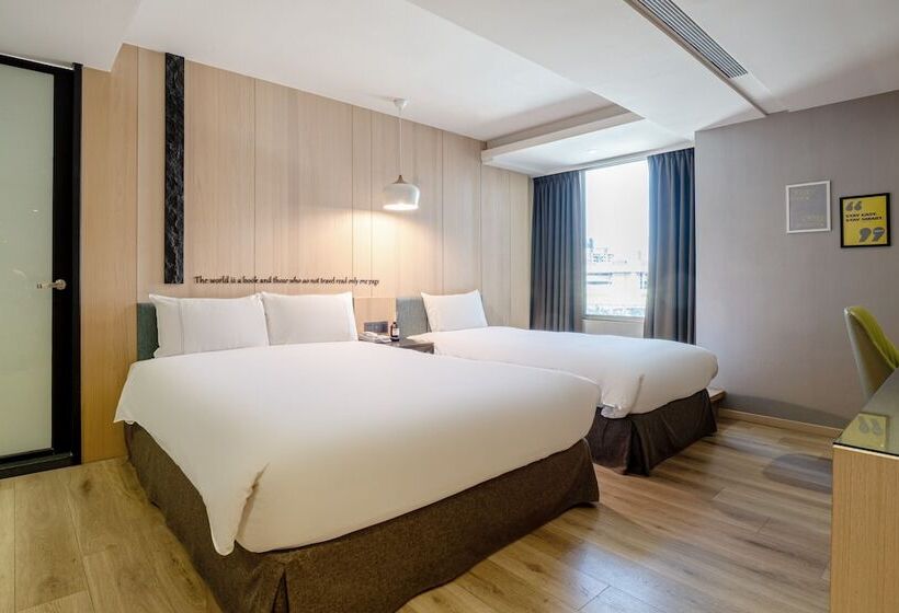 اتاق سوپریور سه تخته, Check Inn Taichung Wenxin Zhongqing