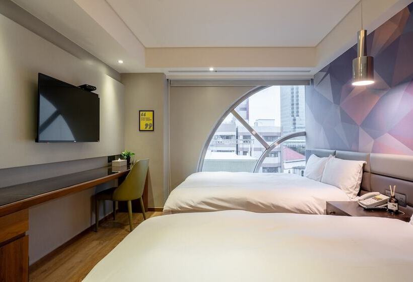 اتاق کلاسیک چهارنفره, Check Inn Taichung Wenxin Zhongqing