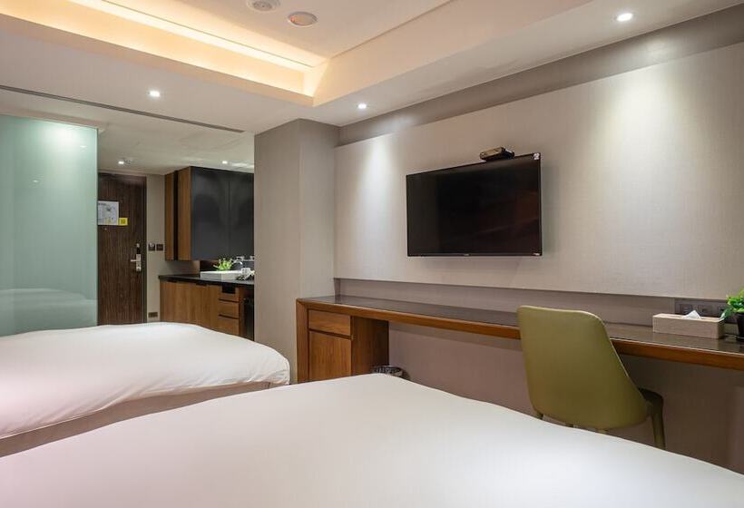 اتاق کلاسیک چهارنفره, Check Inn Taichung Wenxin Zhongqing