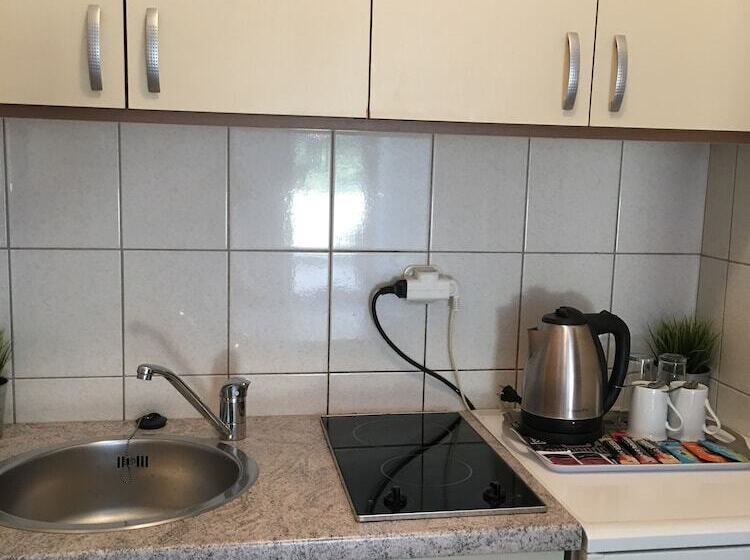 إستديو قياسى مزود بشرفة, Apartments Ana & Ita