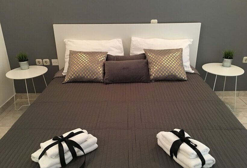 إستديو قياسى مزود بشرفة, Apartments Ana & Ita