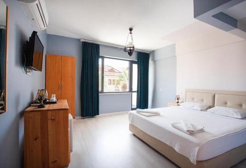 디럭스 트리플 룸, Zephyros City Otel