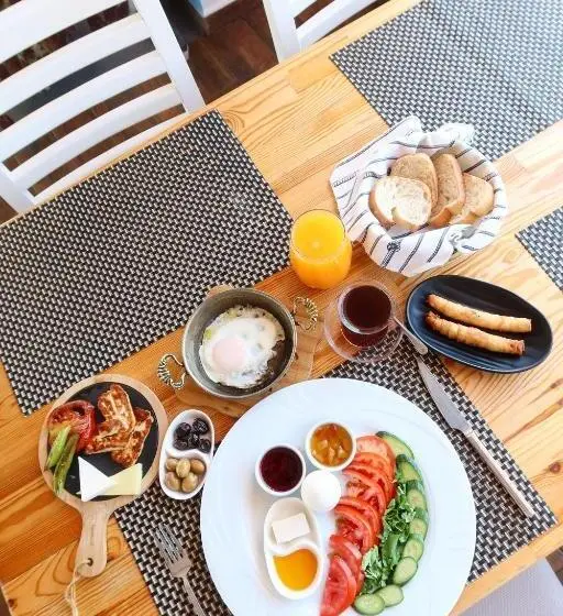 اتاق خانوادگی, Zephyros City Otel
