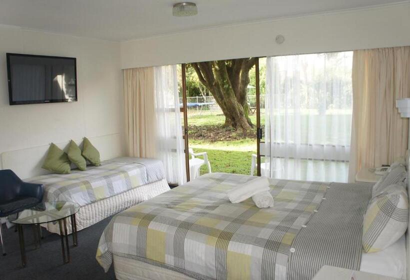 Студия Стандарт, Airport Goldstar Motel