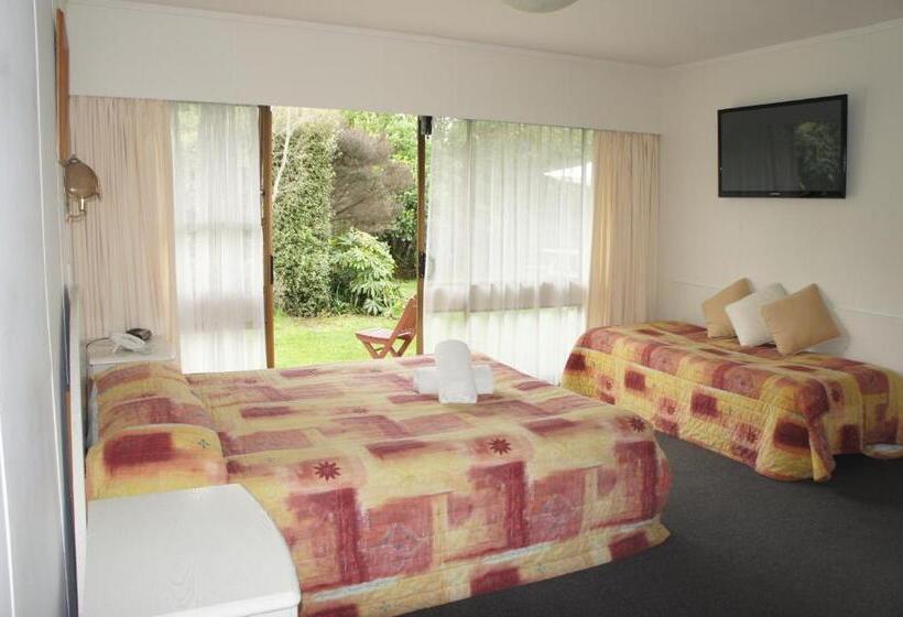 חדר משפחתי בסיסי, Airport Goldstar Motel