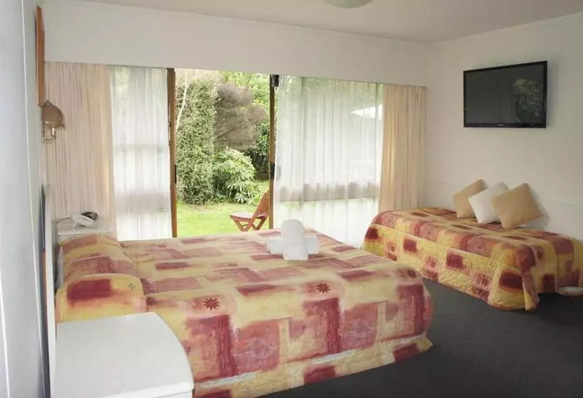 ファミリールーム, Airport Goldstar Motel