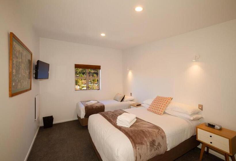 침실 3개 아파트, Cranbury Court Apartments