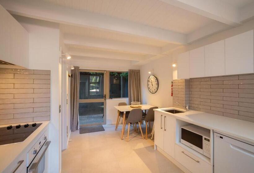 침실 3개 아파트, Cranbury Court Apartments