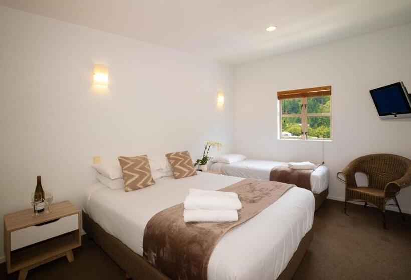 침실 3개 아파트, Cranbury Court Apartments