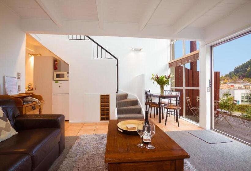 침실 2개 아파트, Cranbury Court Apartments