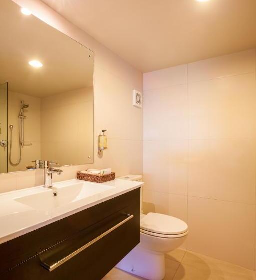 1 Bedroom Apartment Lake View, Cranbury Court Apartments