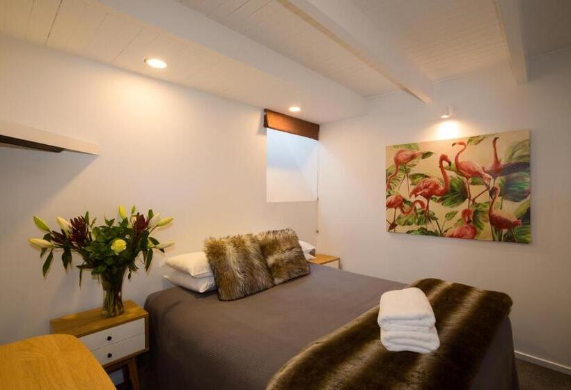 2 베드룸 인테리어 아파트, Cranbury Court Apartments