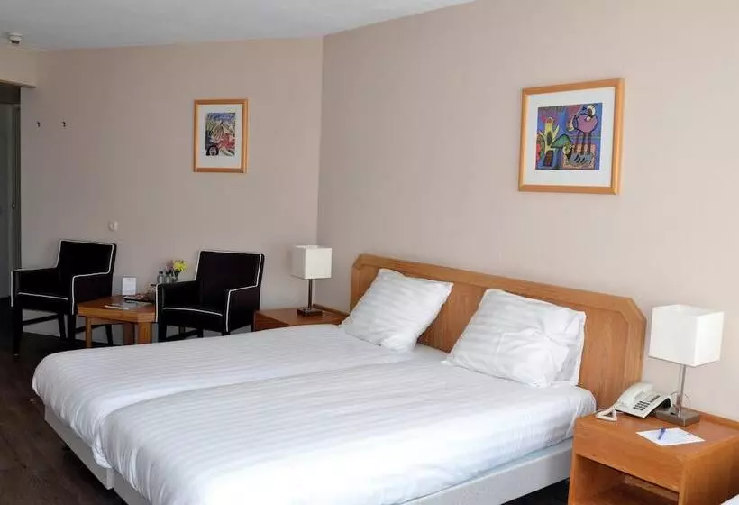 Standard Triple Room, Fletcher Hotel   Restaurant Carlton