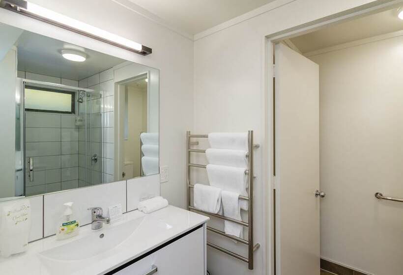 Студия Стандарт, Capital Lodge Motor Inn