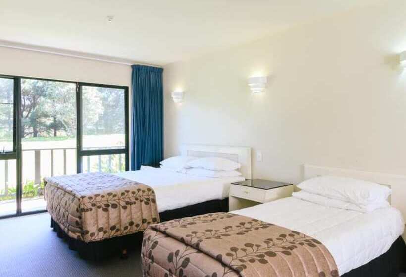 スタンダードスタジオ, Capital Lodge Motor Inn