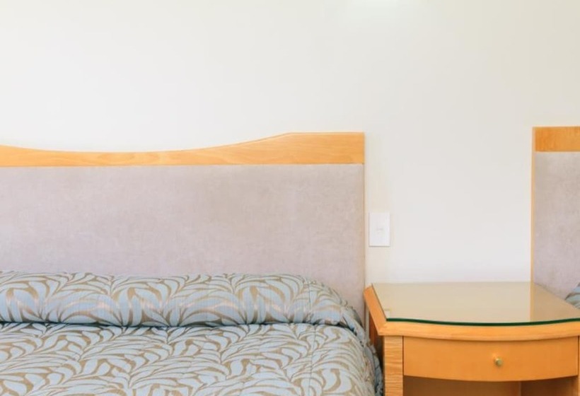 スタンダードスタジオ, Capital Lodge Motor Inn