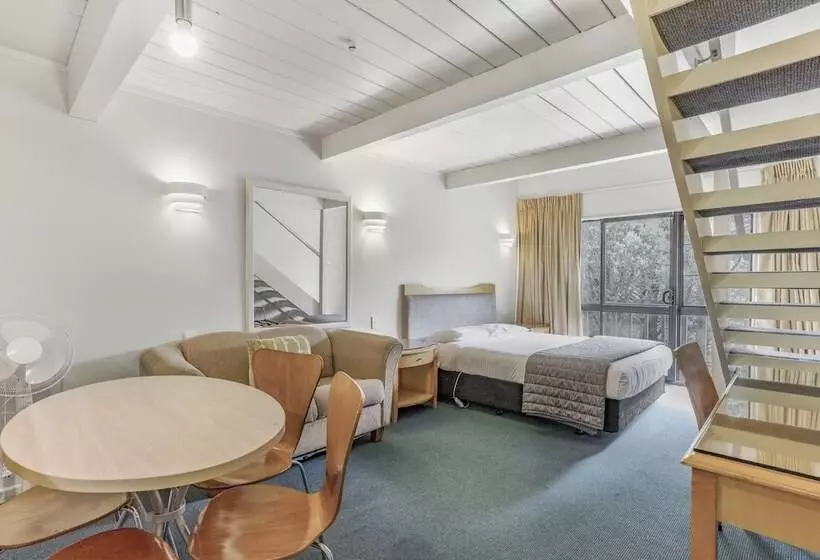 ファミリールーム, Capital Lodge Motor Inn