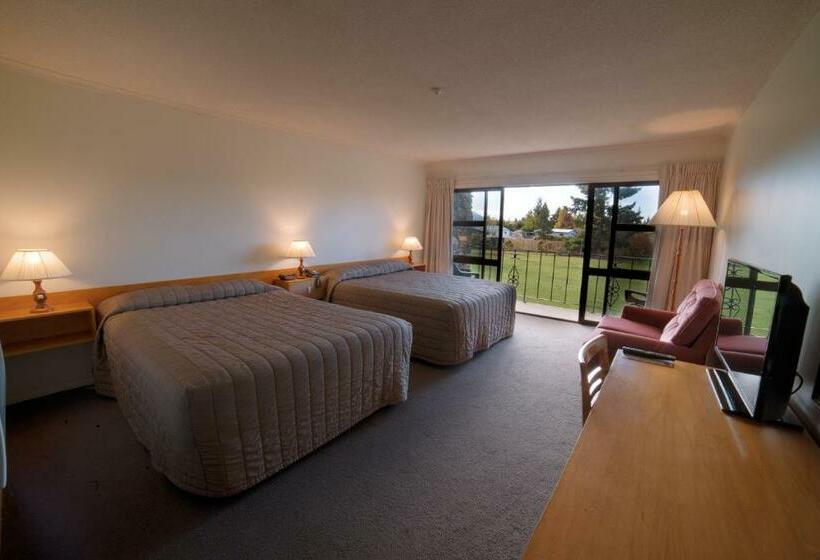 Номер Стандарт, Distinction Mackenzie Country