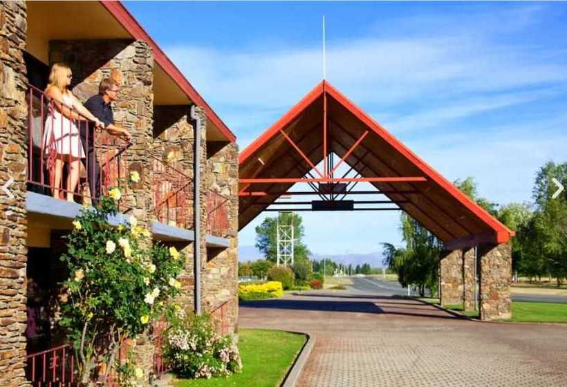 Номер Стандарт, Distinction Mackenzie Country