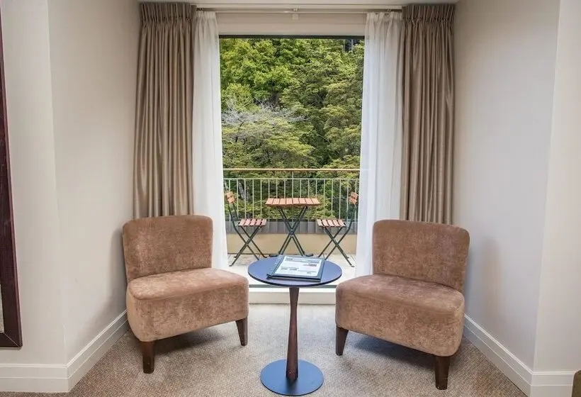 Standard studio with lake view, Rendezvous Heritage Hotel Queenstown