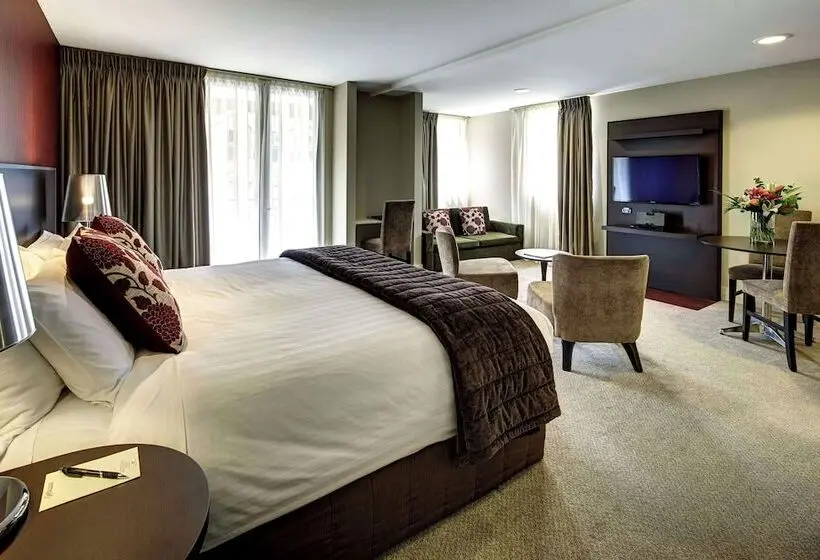 Standard studio with lake view, Rendezvous Heritage Hotel Queenstown