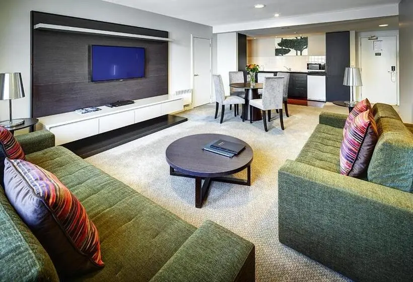1 Bedroom Apartment Lake View, Rendezvous Heritage Hotel Queenstown