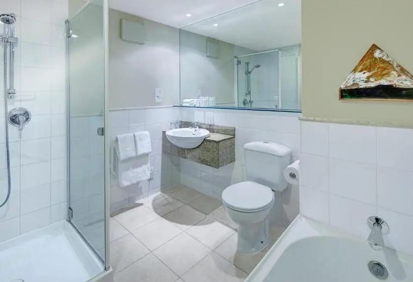 2 Bedroom Premium Apartment Lake View, Rendezvous Heritage Hotel Queenstown