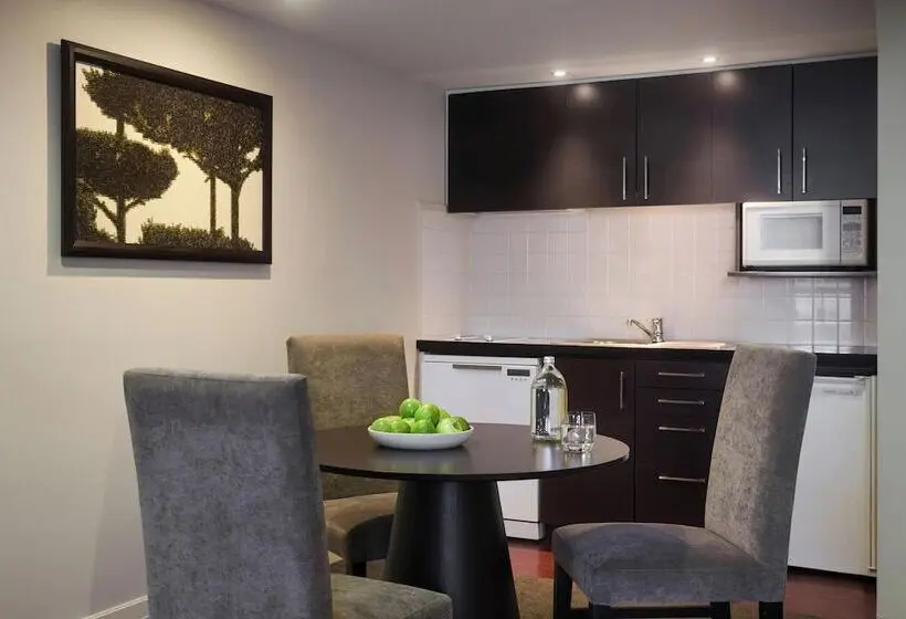 Standard studio with lake view, Rendezvous Heritage Hotel Queenstown
