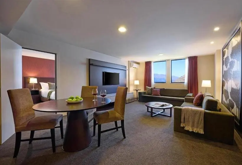 1 Bedroom Apartment Lake View, Rendezvous Heritage Hotel Queenstown